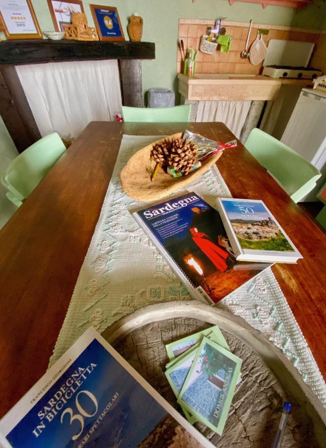 Domos Antigas Bed and Breakfast Bottidda Eksteriør billede